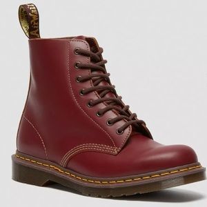 *NEW NEVER WORN* Dr. Martens 1460 Vintage Made in England Lace Up Boots